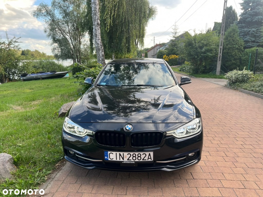 BMW Seria 3 330i xDrive Sport Line - 32