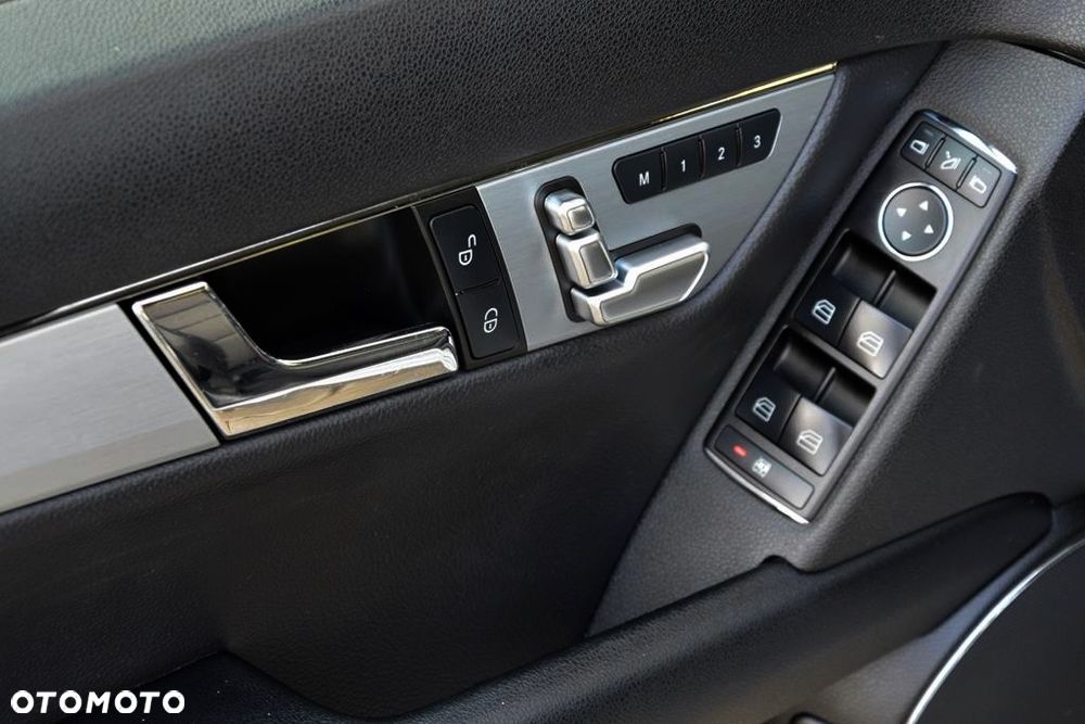 Mercedes-Benz Klasa C 200 Kompressor Avantgarde - 29