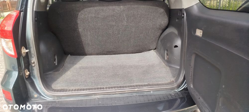 Toyota RAV4 - 10