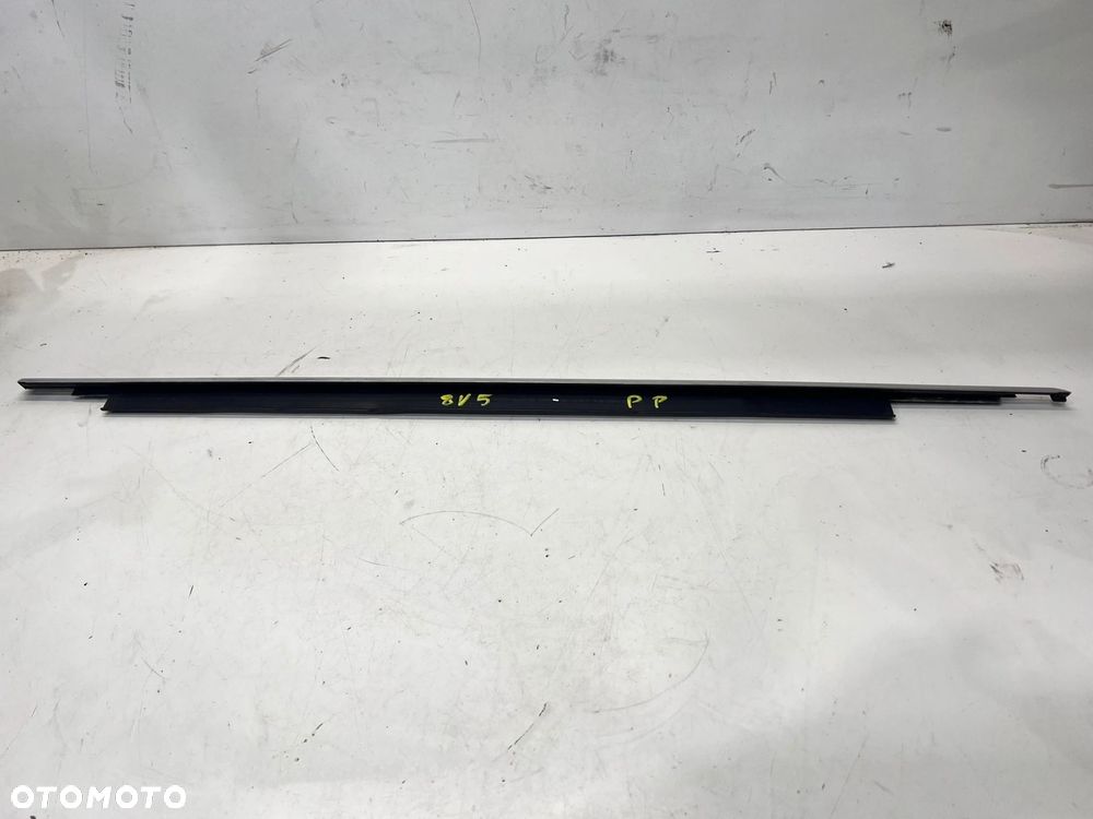 LISTWA CHROM DRZWI PRAWY PRZÓD AUDI A3 8V SEDAN 8V5853284 - 1