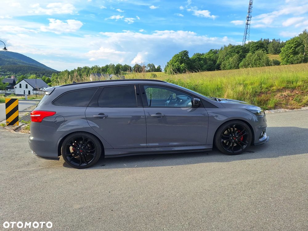 Ford Focus 2.0 EcoBoost ST mit Leder-Sport-Paket - 20