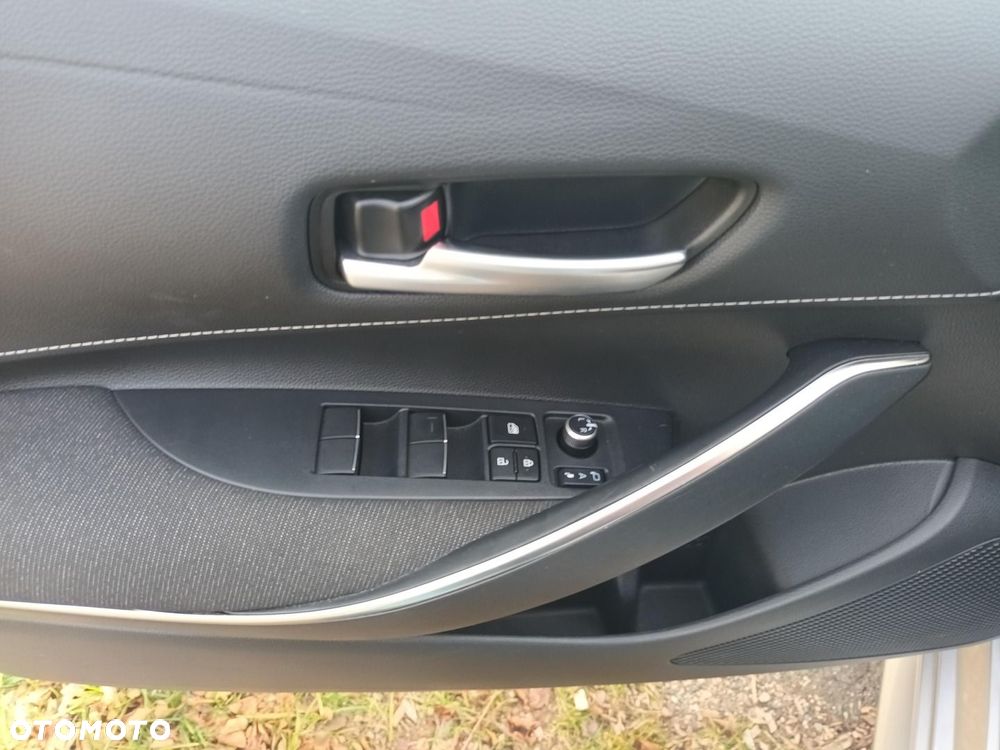 Toyota Corolla 1.8 Hybrid Comfort - 25