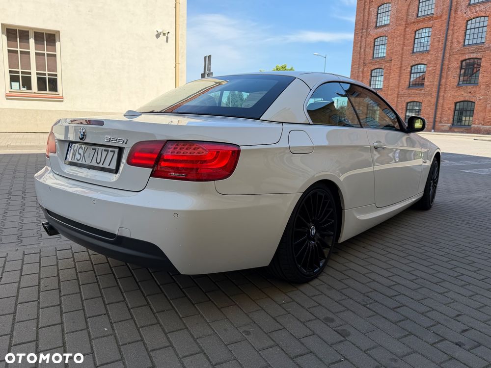 BMW Seria 3 330i - 14