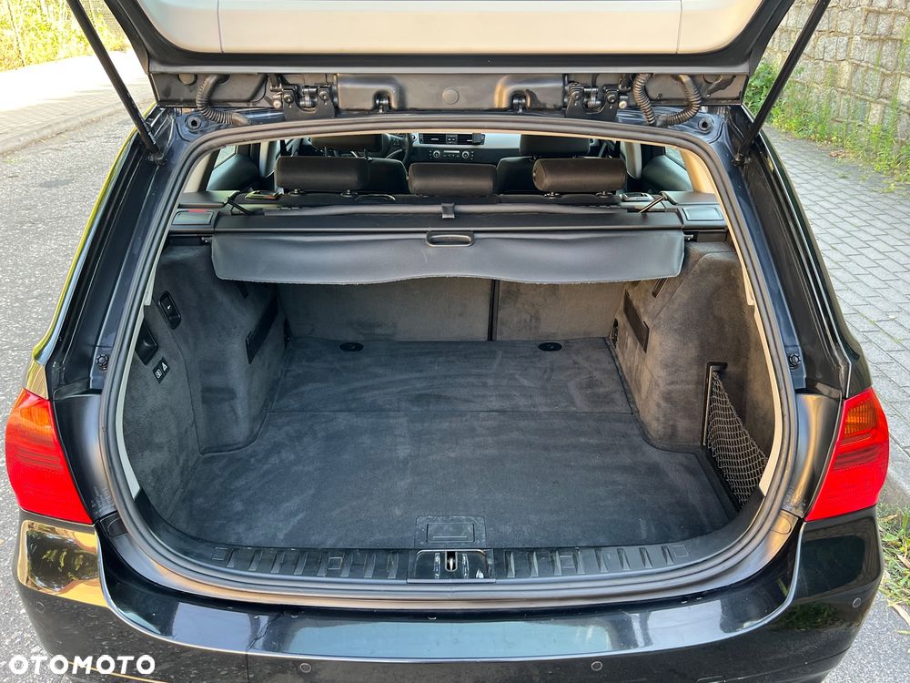 BMW Seria 3 318i - 17