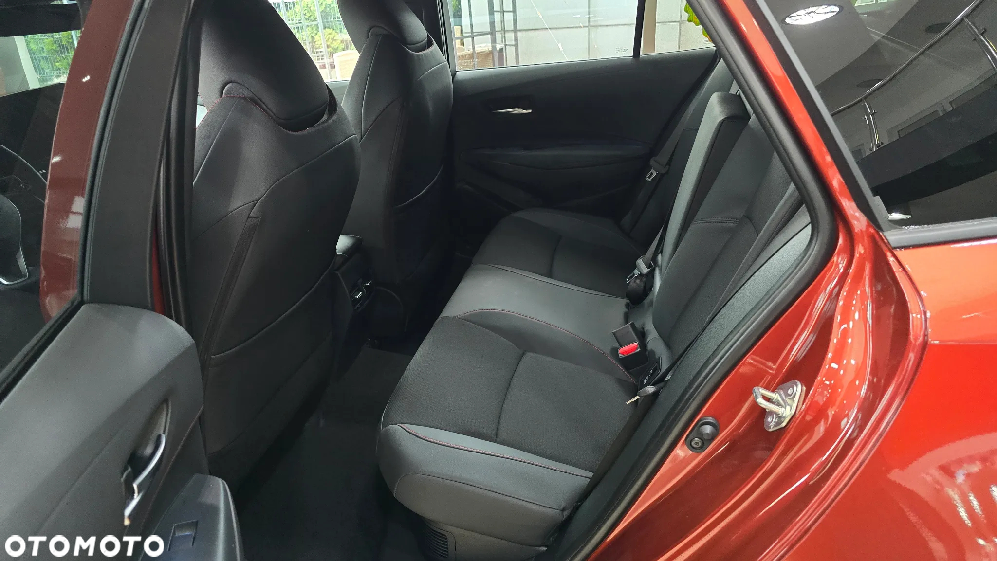 Toyota Corolla 1.8 Hybrid GR Sport - 12