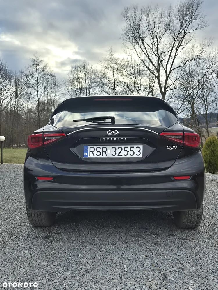 Infiniti Q30 1.5d DCT Premium - 12