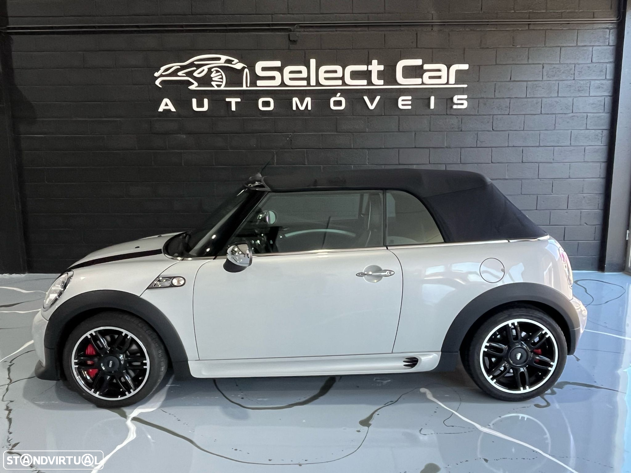 MINI Cabrio John Cooper Works - 5