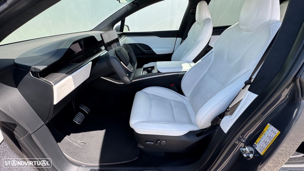 Tesla Model X Plaid AWD - 43