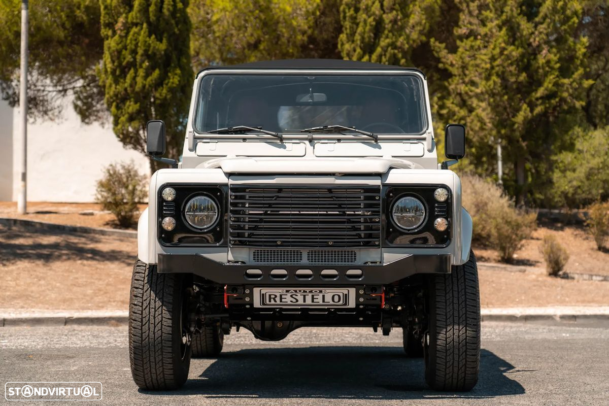 Land Rover Defender - 3