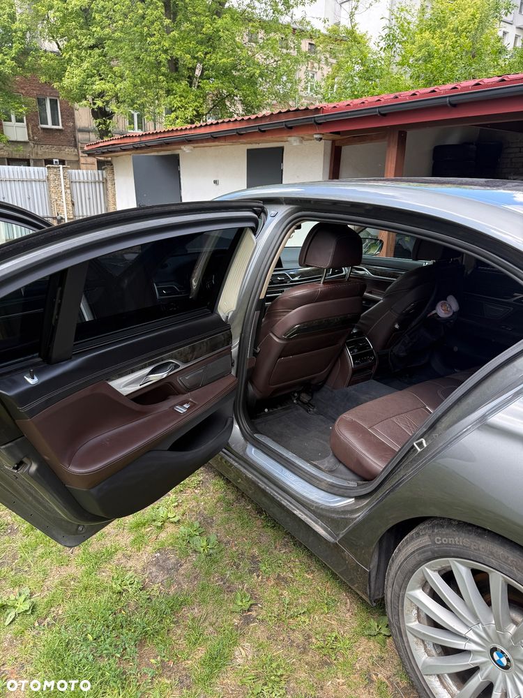 BMW Seria 7 740Li xDrive - 13