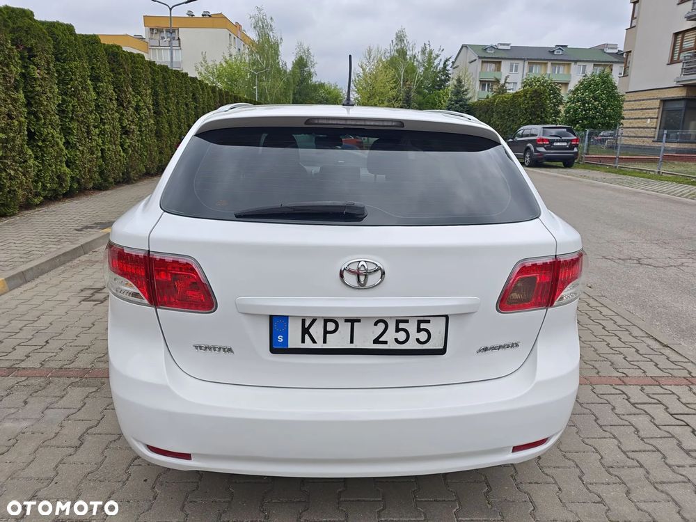 Toyota Avensis 2.0 Sol EU5 - 6