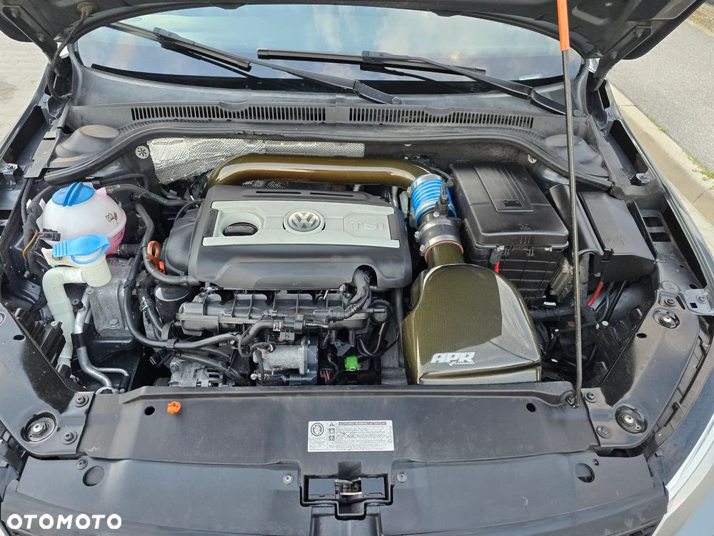 Volkswagen Jetta 2.0 TSI Highline - 31