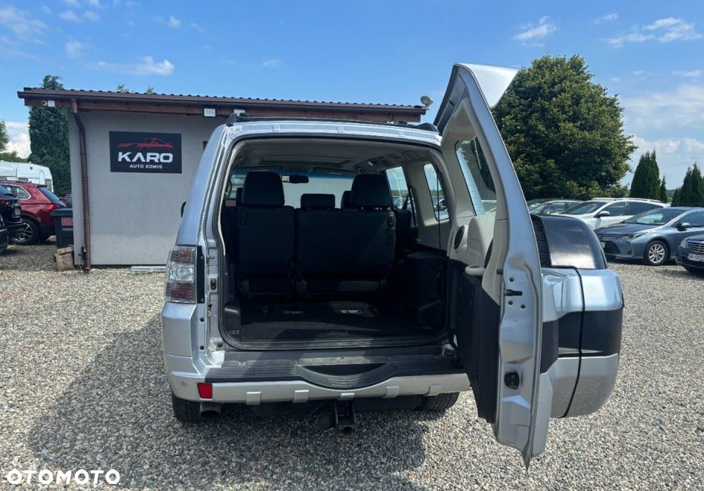 Mitsubishi Pajero - 4