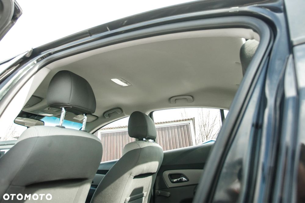 Chevrolet Cruze 1.6 LS - 25