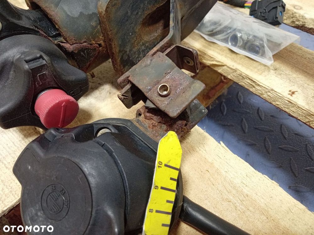 BMW X1 E84 BELKA HAK HOLOWNICZY - 13