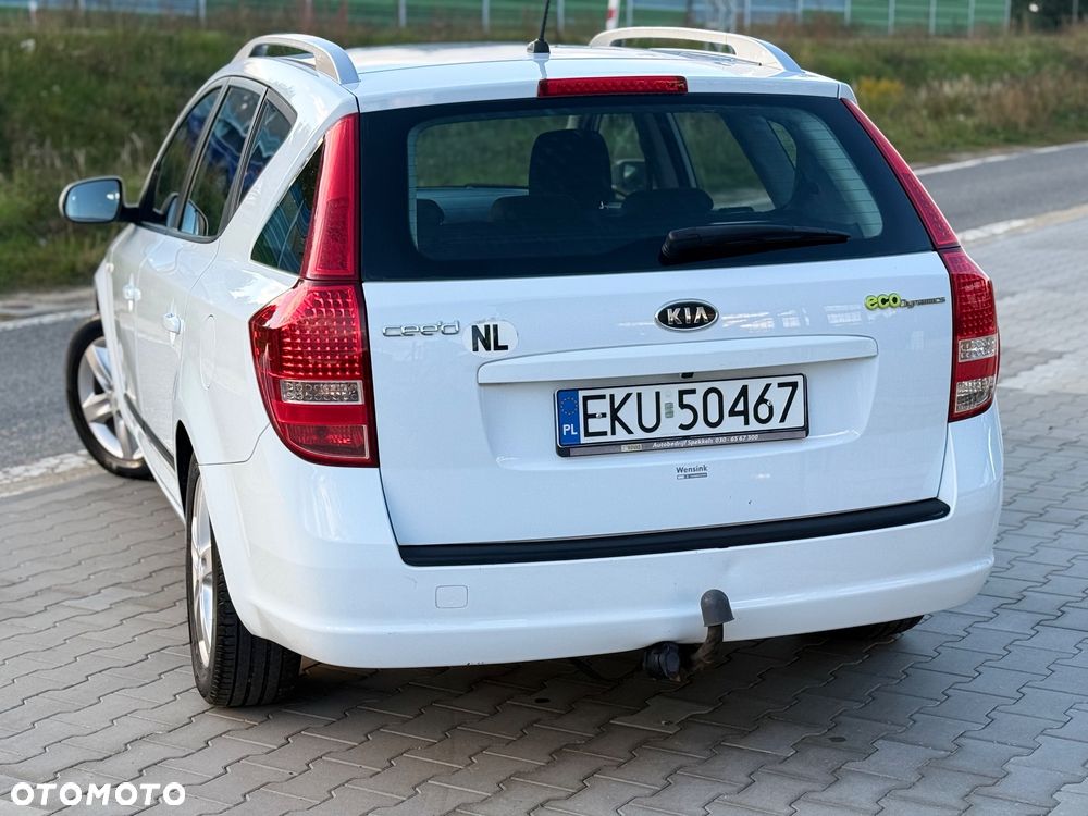 Kia Ceed - 9