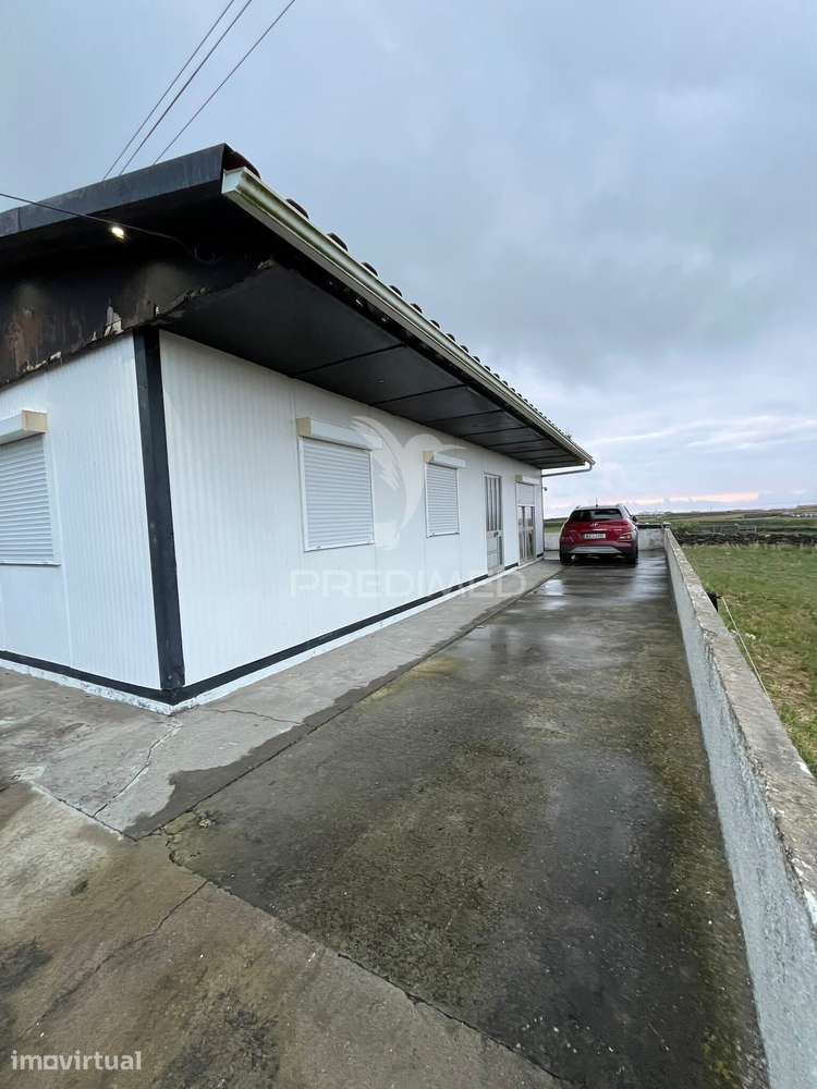 Moradia nas Lajes - Grande imagem: 4/23