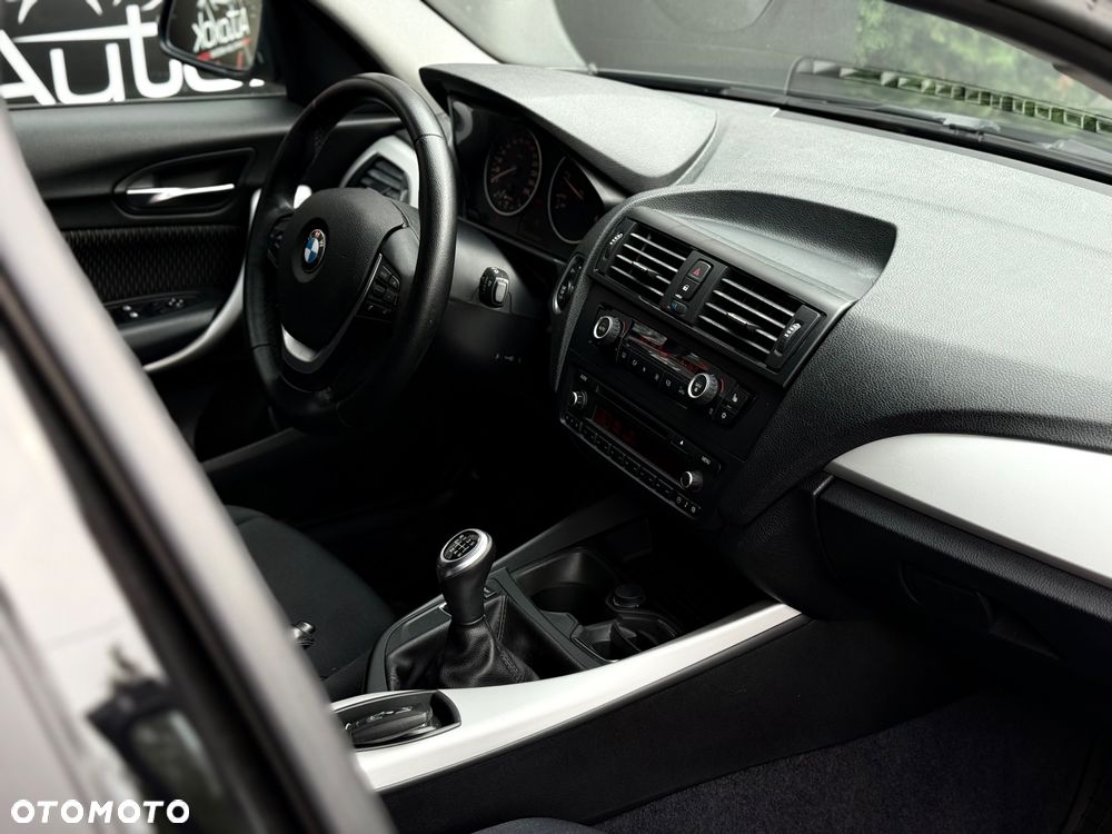 BMW Seria 1 120d Sport Line - 29
