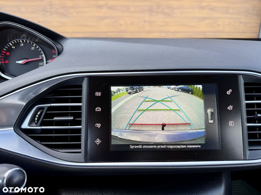 Peugeot 308 BlueHDi 150 Automatik Stop & Start Niveau 2 Business-Line - 25