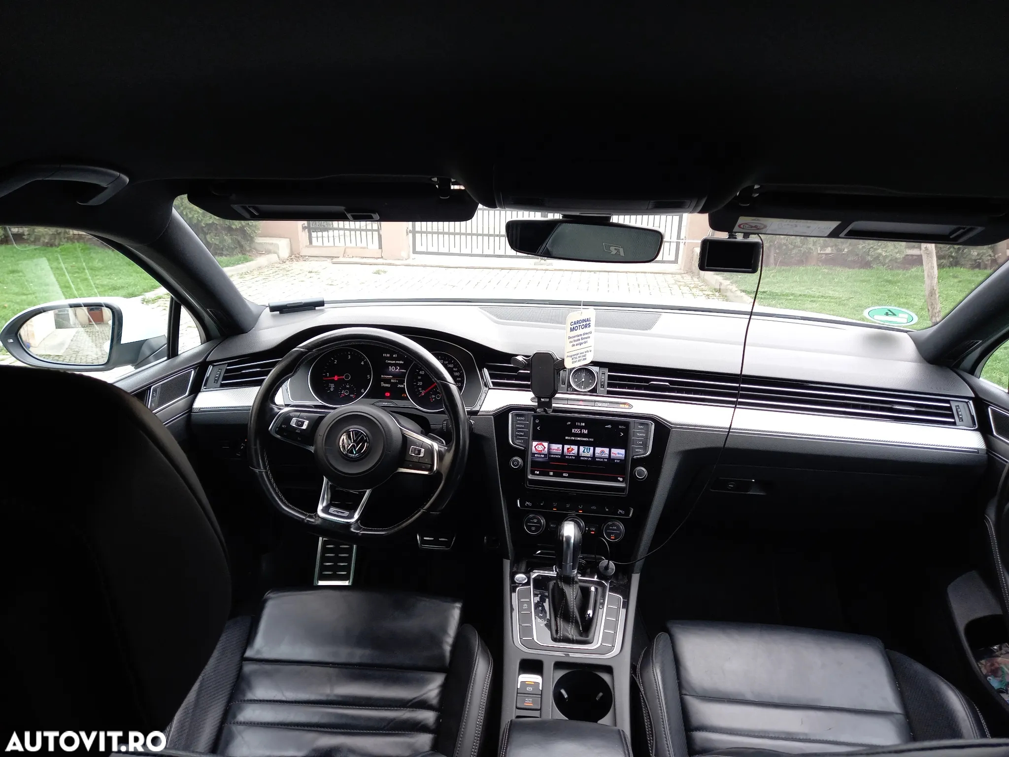 Volkswagen Passat - 11