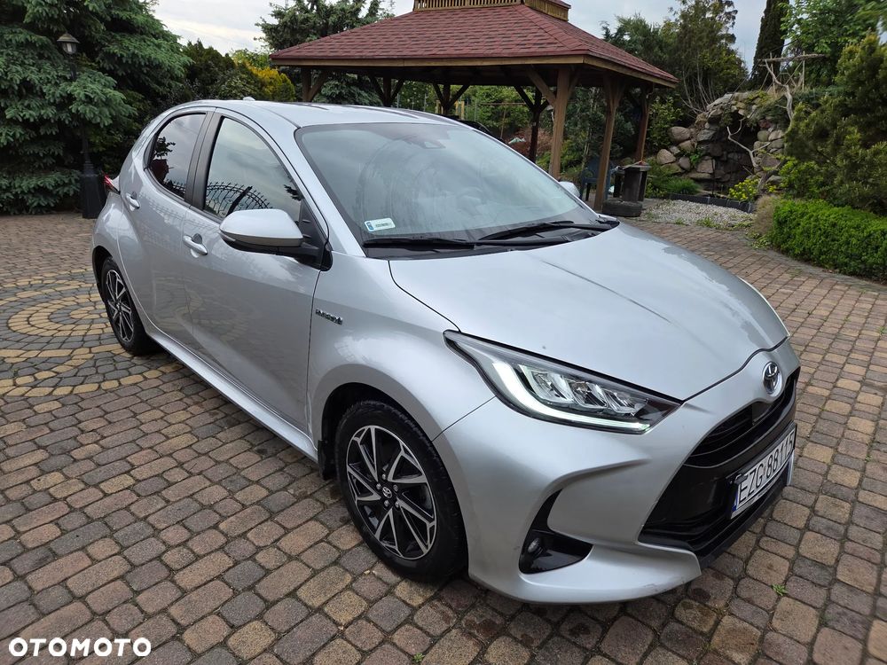 Toyota Yaris Hybrid 100 Premium - 16