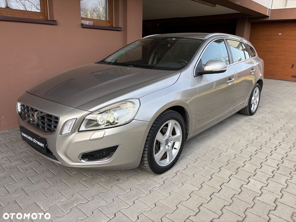 Volvo V60 D3 Summum - 1