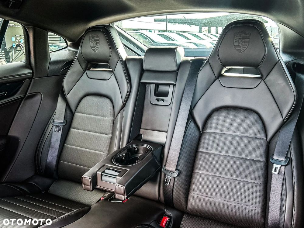 Porsche Panamera 4 E-Hybrid PHEV - 22