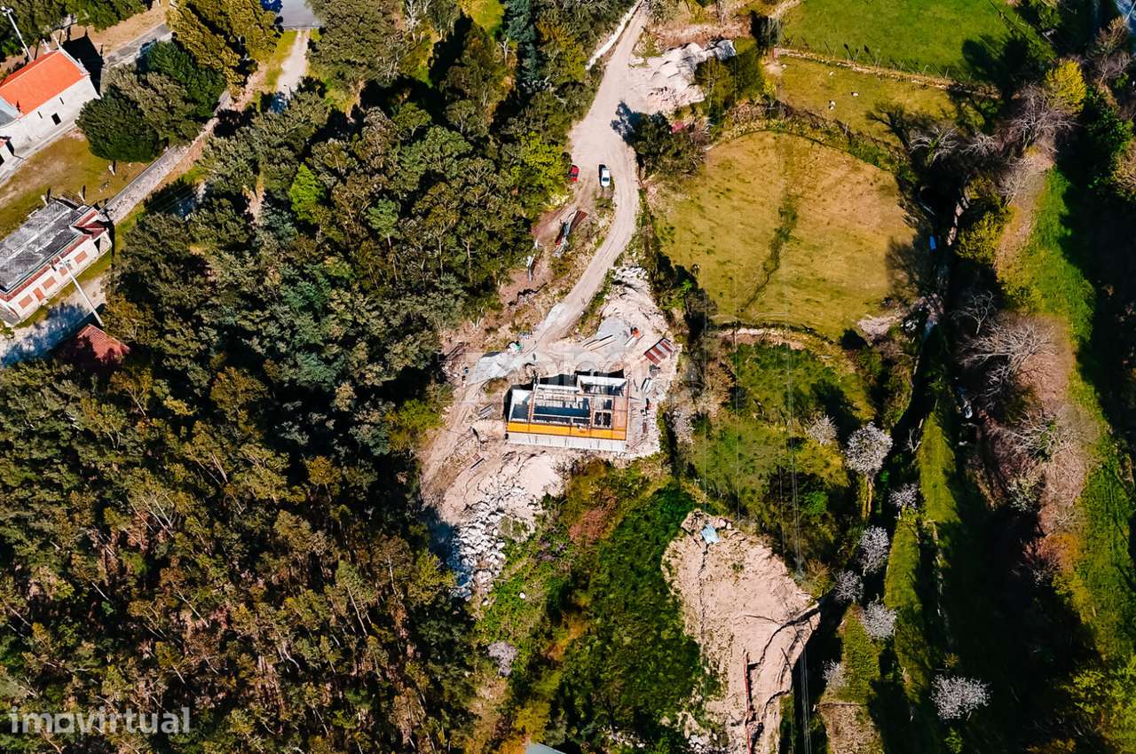 Moradia T3 em contrução no Gerês - Grande imagem: 2/12