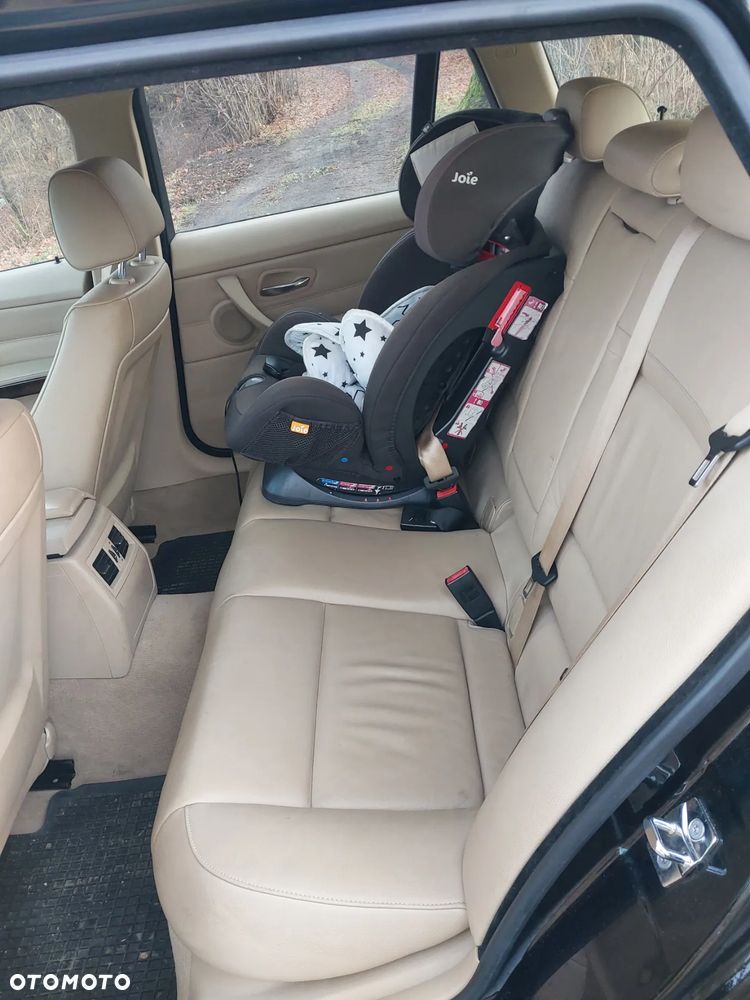 BMW Seria 3 320i - 14