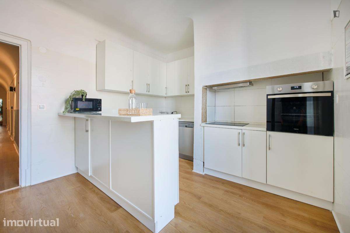 Quarto - localizado em Marquês de Pombal Lisbon - Grande imagem: 4/41