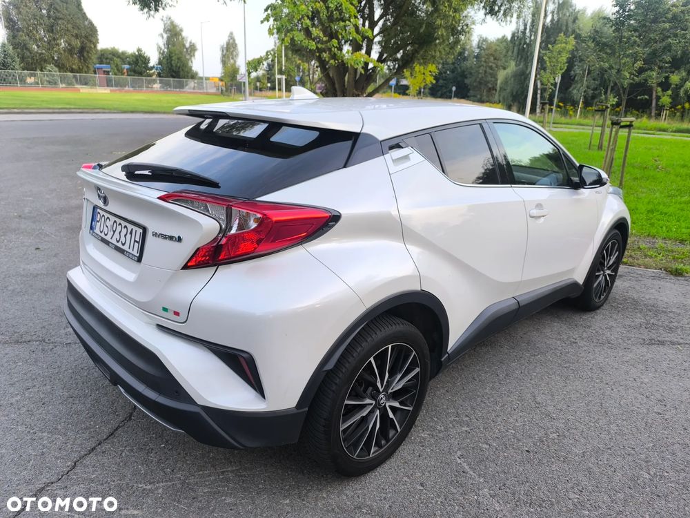 Toyota C-Hr 2018 photo 2