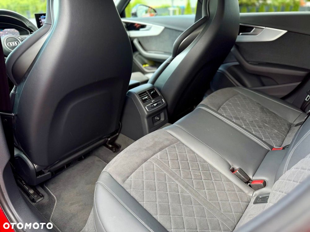 Audi A4 Limousine - 36
