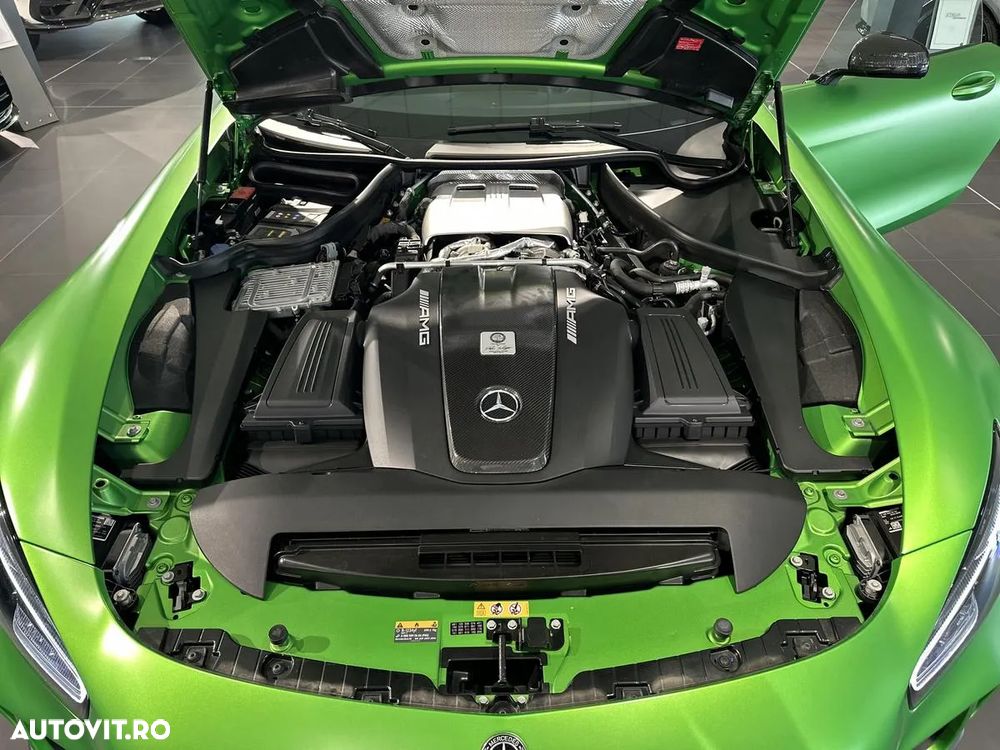 Mercedes-Benz AMG GT R Roadster - 24