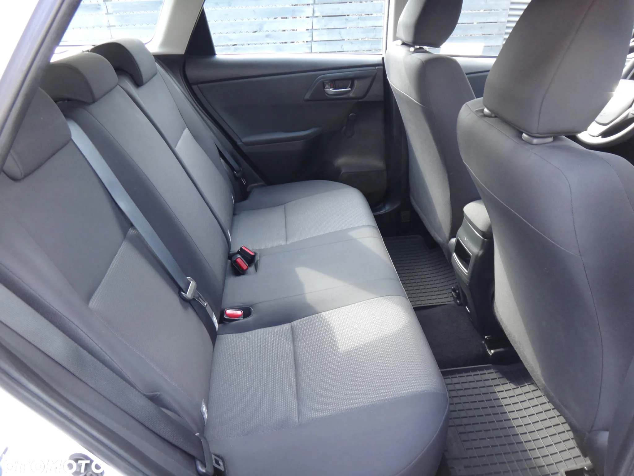 Toyota Auris - 16