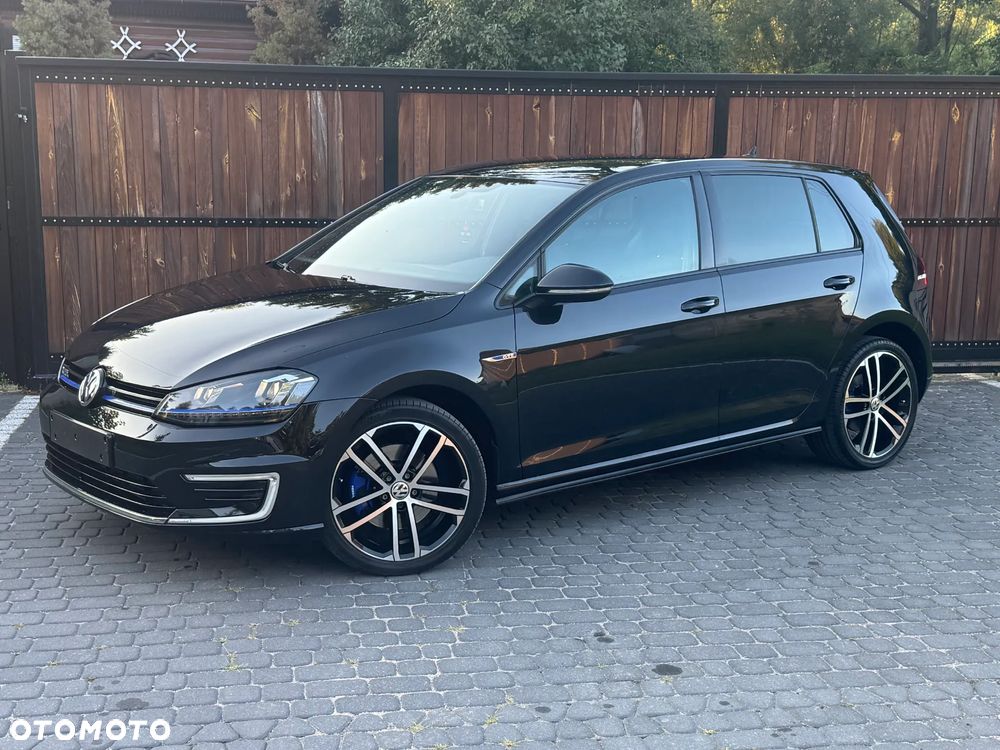 Volkswagen Golf - 22