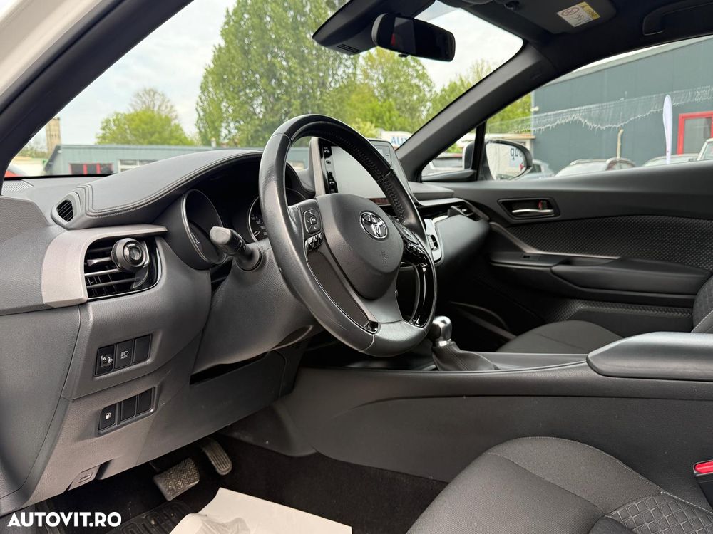 Toyota C-HR - 16