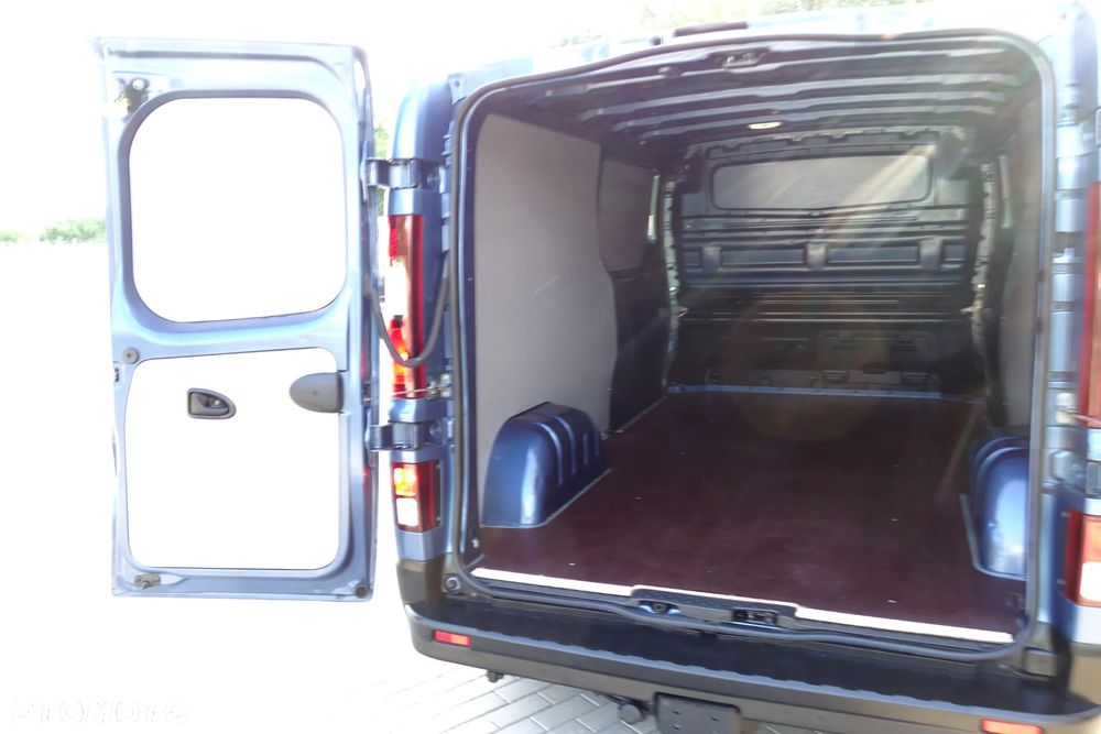 Renault Trafic 2.0 DCI 145 KM  Long 2 X Drzwi Boczne Klima Webasto - 9