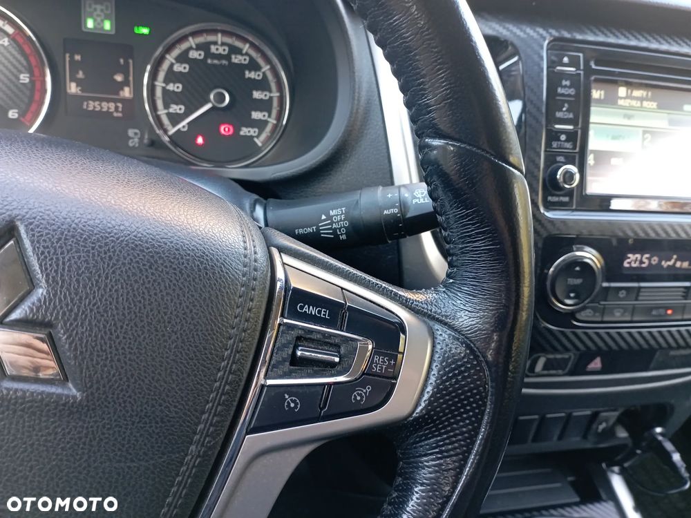 Mitsubishi L200 - 12