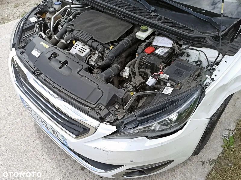 Peugeot 308 - 8