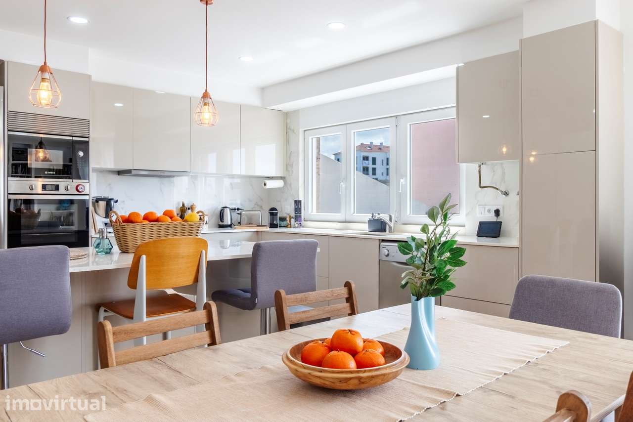 Apartamento T2 com Vista Mar e Serra | Praia das Maçãs, Colares - Grande imagem: 5/50
