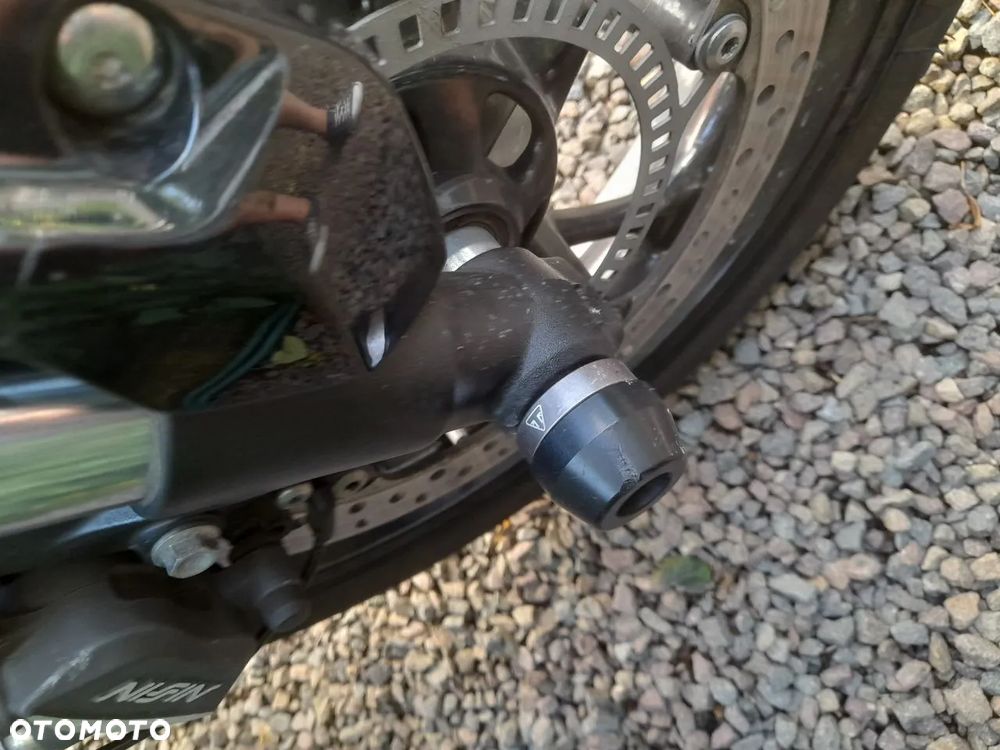 Triumph Trident - 10