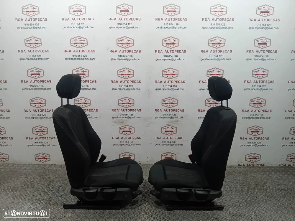 Conjunto de Bancos BMW Série 1 F20 LCI Sport em Tecido Original - 12