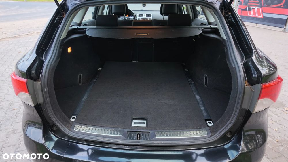 Toyota Avensis 1.8 Style - 16