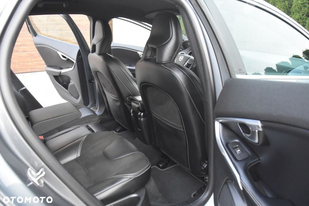 Volvo V40 D2 Drive-E R-Design Momentum - 18