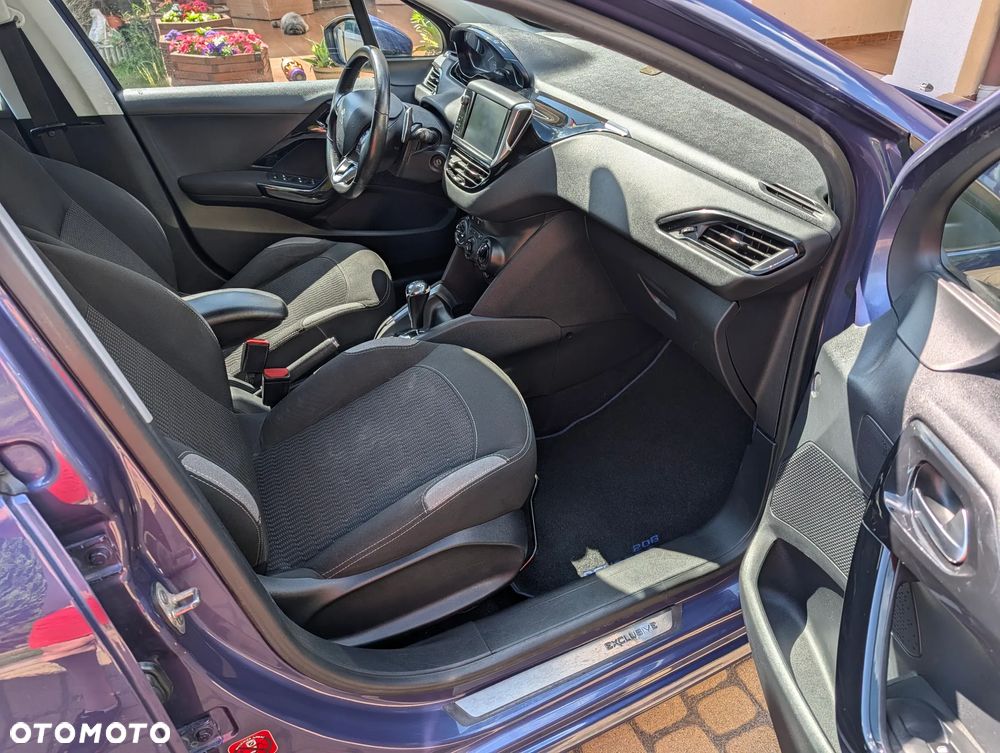 Peugeot 208 - 26
