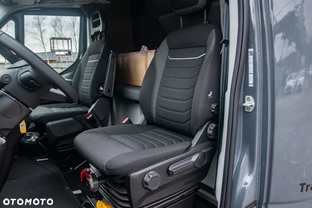 Iveco Daily 70C18HA8/P Hi-Matic Autolaweta Pomoc Drogowa 3.0 180KM - 24