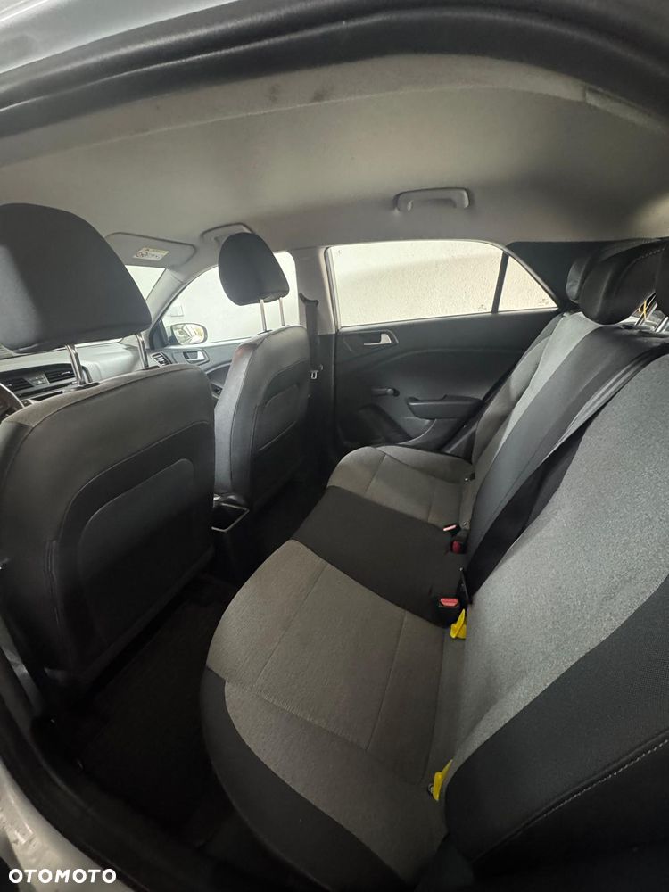 Hyundai i20 1.2 Comfort - 12