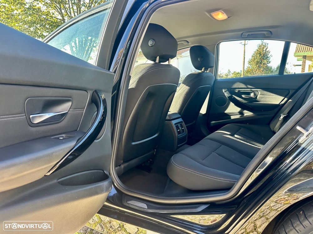 BMW 320 d EfficientDynamics Line Sport - 19