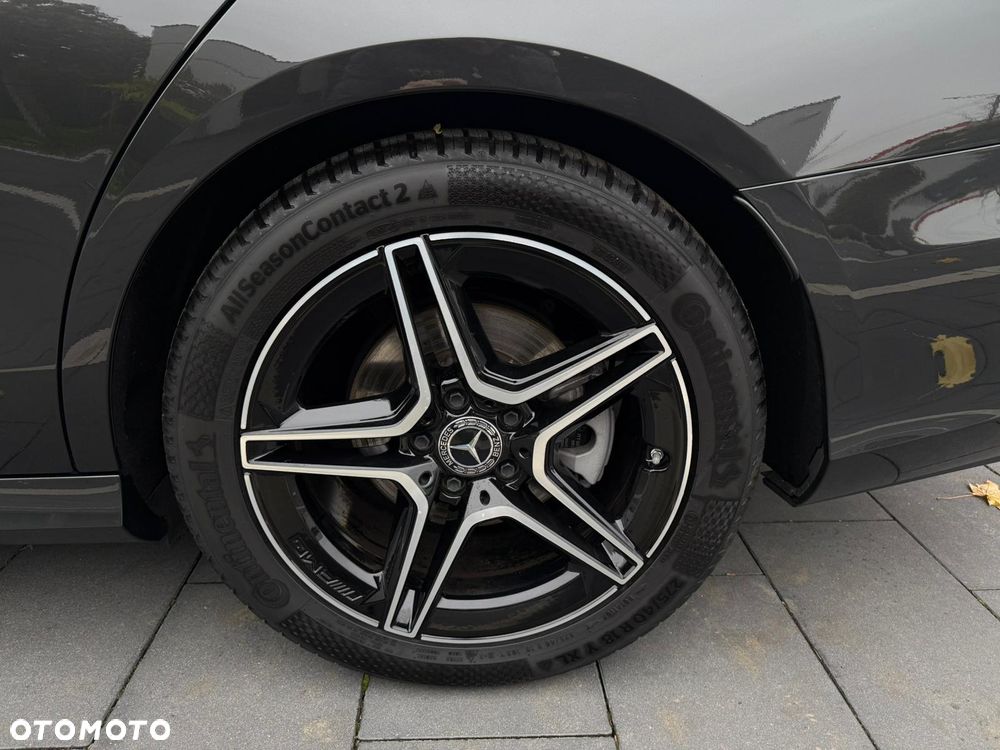 Mercedes-Benz Klasa E 200 4Matic 9G-TRONIC AMG Line - 13