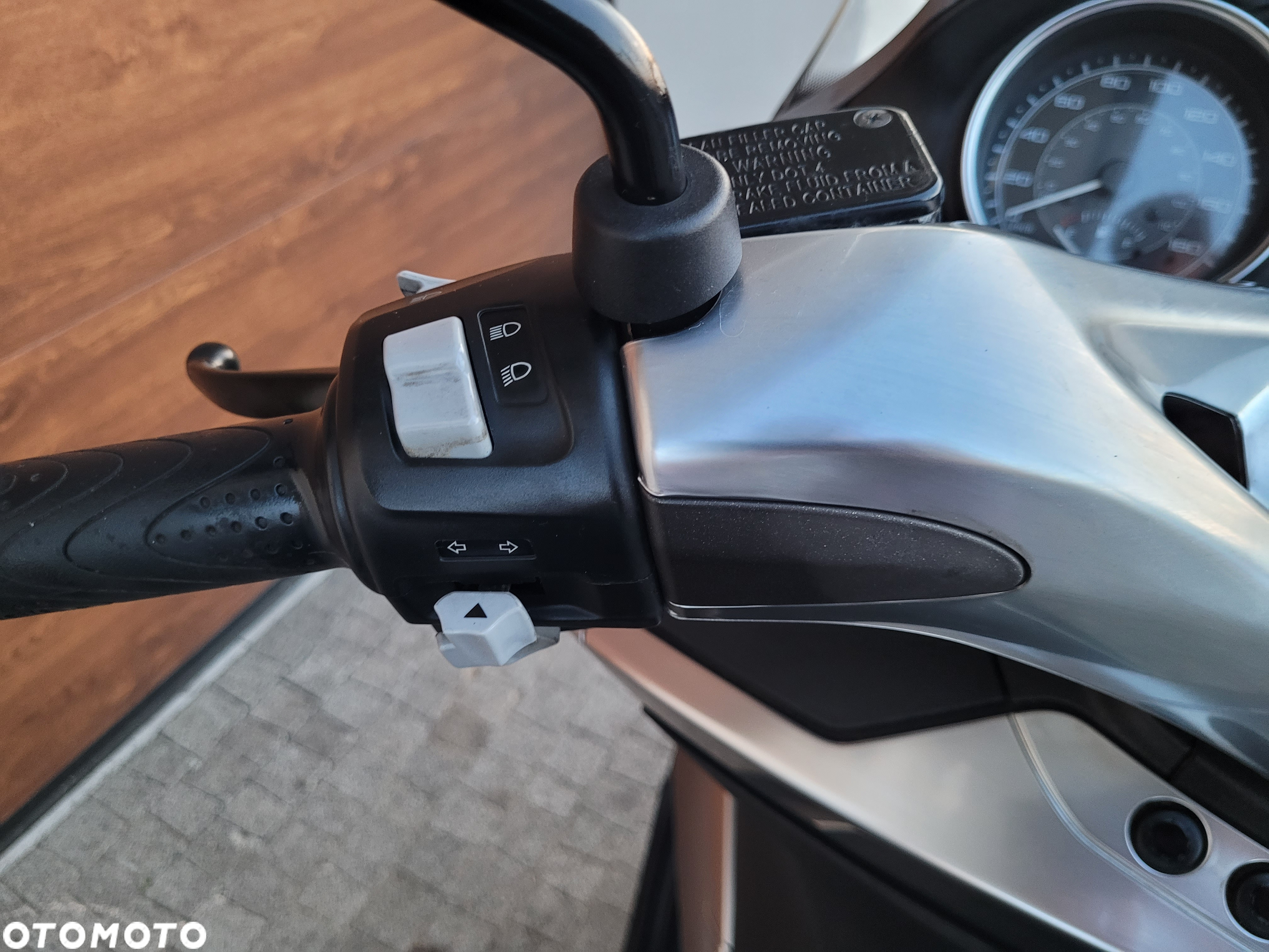 Piaggio X10 - 18